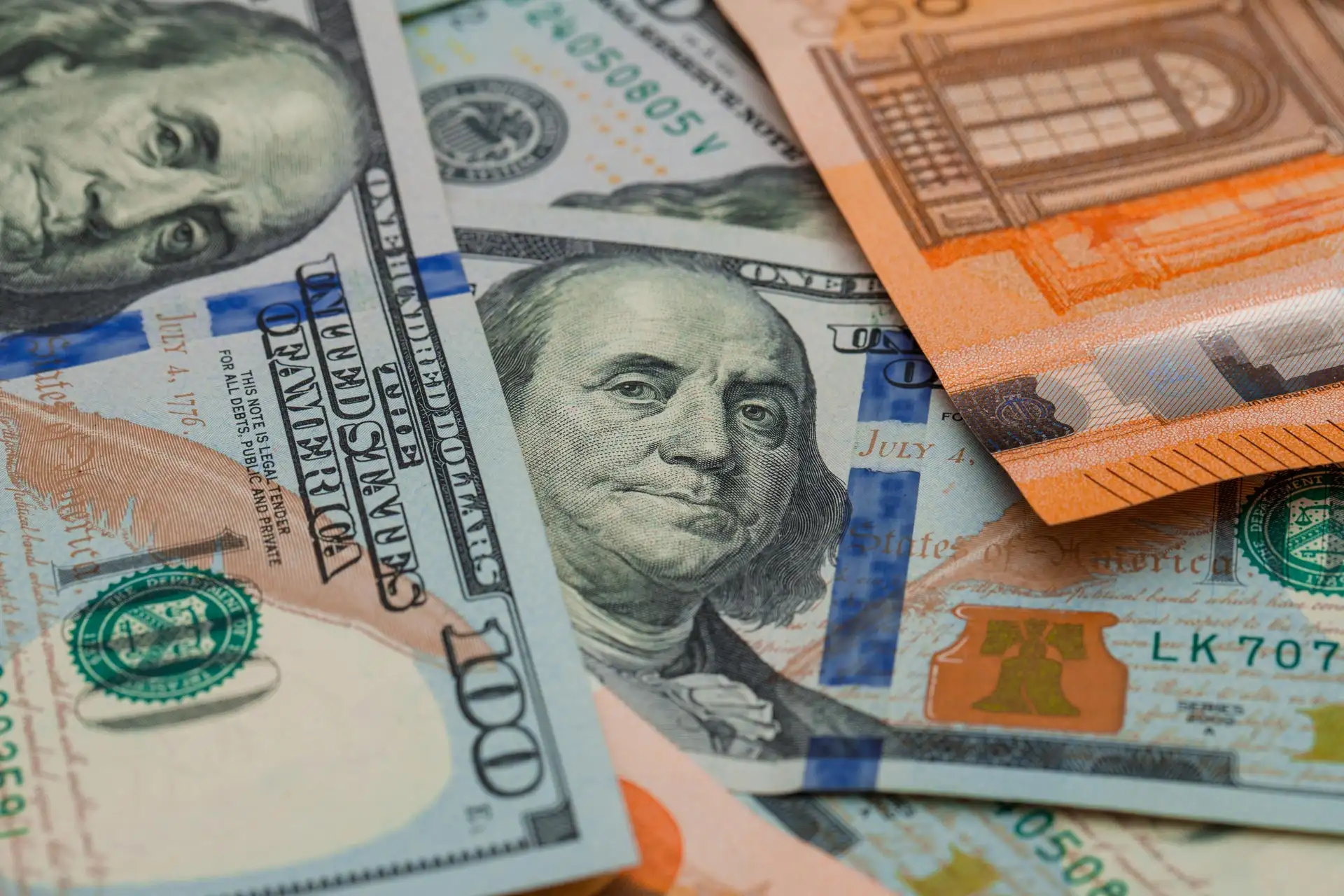 Effective Strategies for Managing International Currency Risks